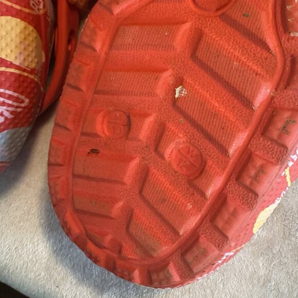 SWEETHEARTS X CROCS US 10 M / 12 W Shoes Fuzzy Red Valentines Day - Picture 7 of 8